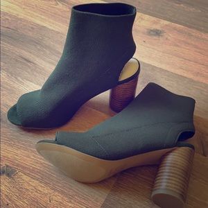 Steve Madden Open Toe Sunnie Ankle Bootie Size 5.5